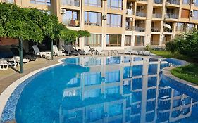 Vesta Riviera - Free Parking